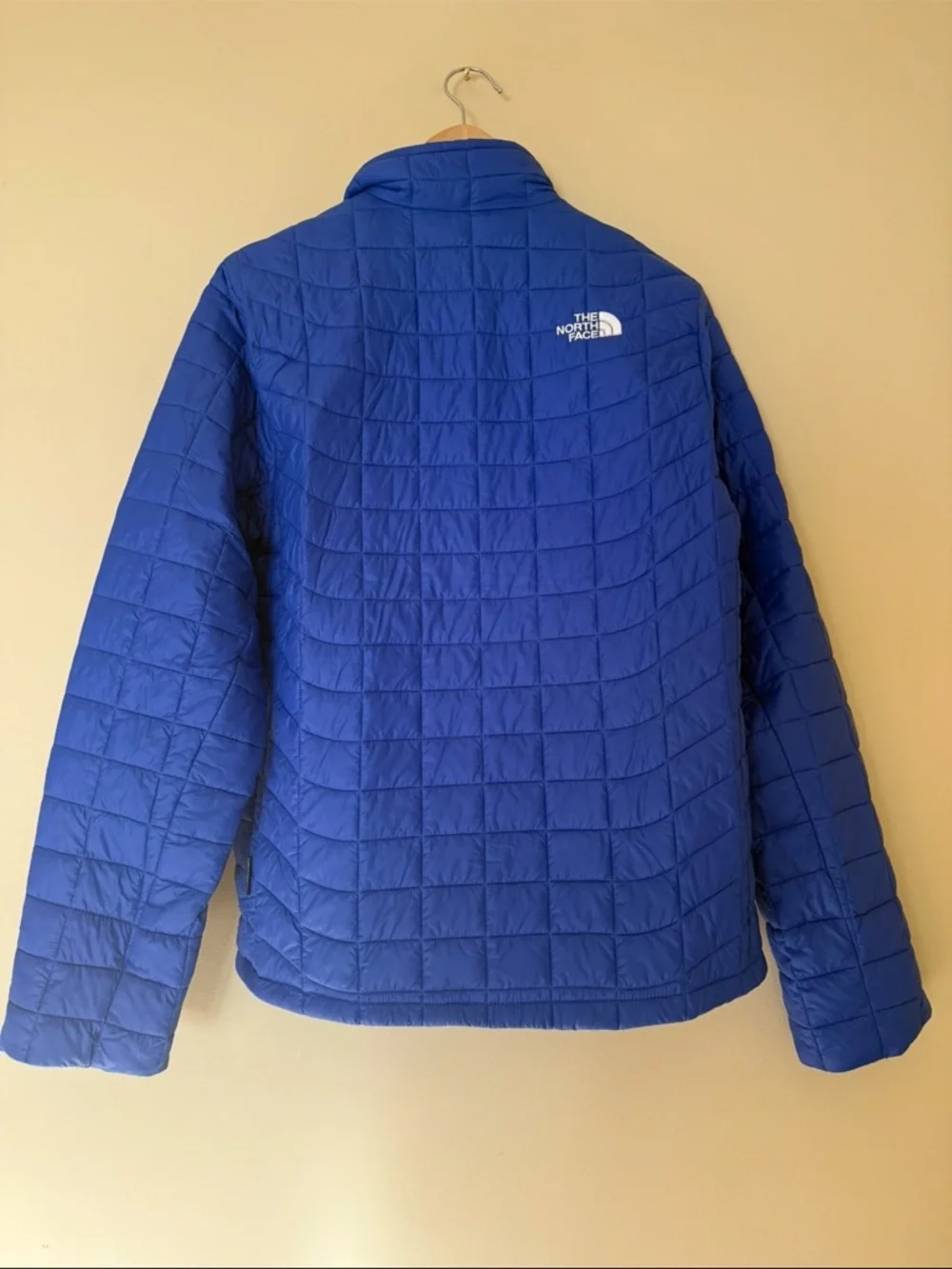 The North Face Royal Blue thermoball Puffer Jacket Small - Picture 3 of 9